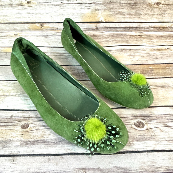 G Series Nike Air Womens Green Suede Ballet Flat Slip On Shoes w Feathers 9B - Picture 1 of 8